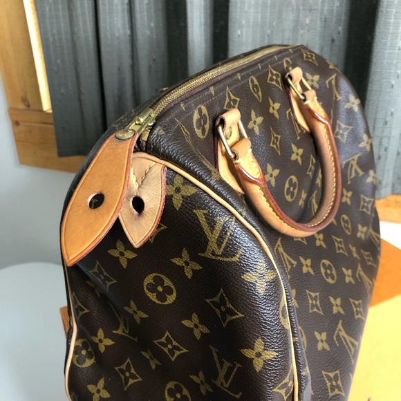 Louis Vuitton Speedy 30 Handbag. Brown & Tan, Monogram. 12 x 9 x 8. Good Shape. - Picture 4 of 16